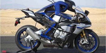 Watch a Robot&#039;s Attempt to Beat Valentino Rossi&#039;s Lap Time