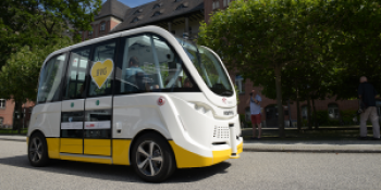 BVG & Charité starten Regelbetrieb mit autonomen E-Shuttle